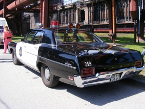 ford-custom-police-car-1970-10