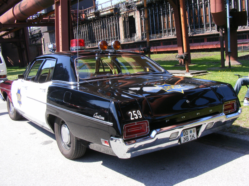 ford-custom-police-car-1970-8