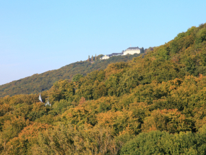 Der Petersberg mit dem Blick auf das 5 Sterne Hotel